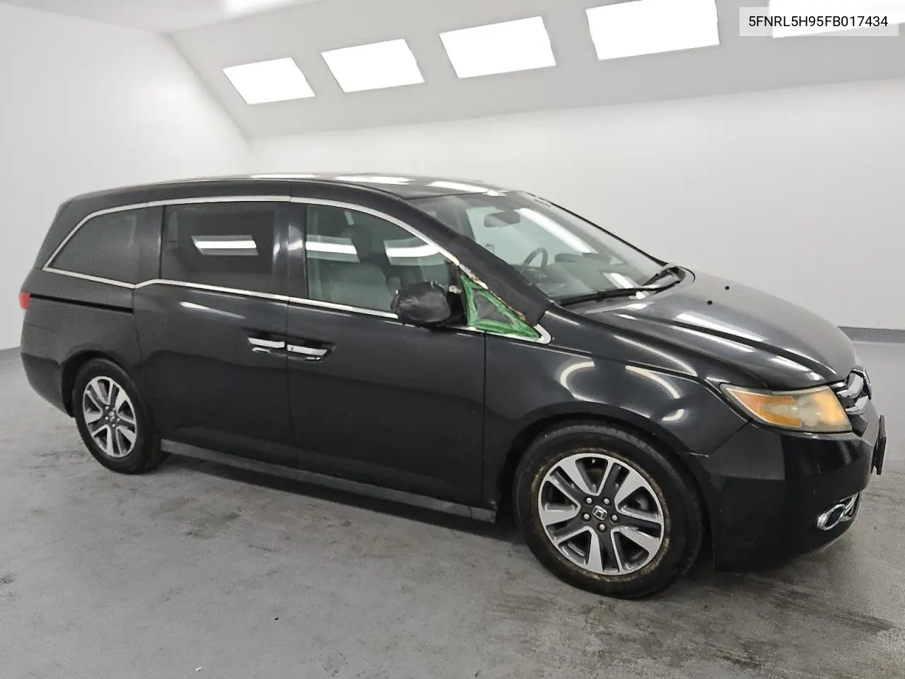 2015 Honda Odyssey Touring VIN: 5FNRL5H95FB017434 Lot: 55011035