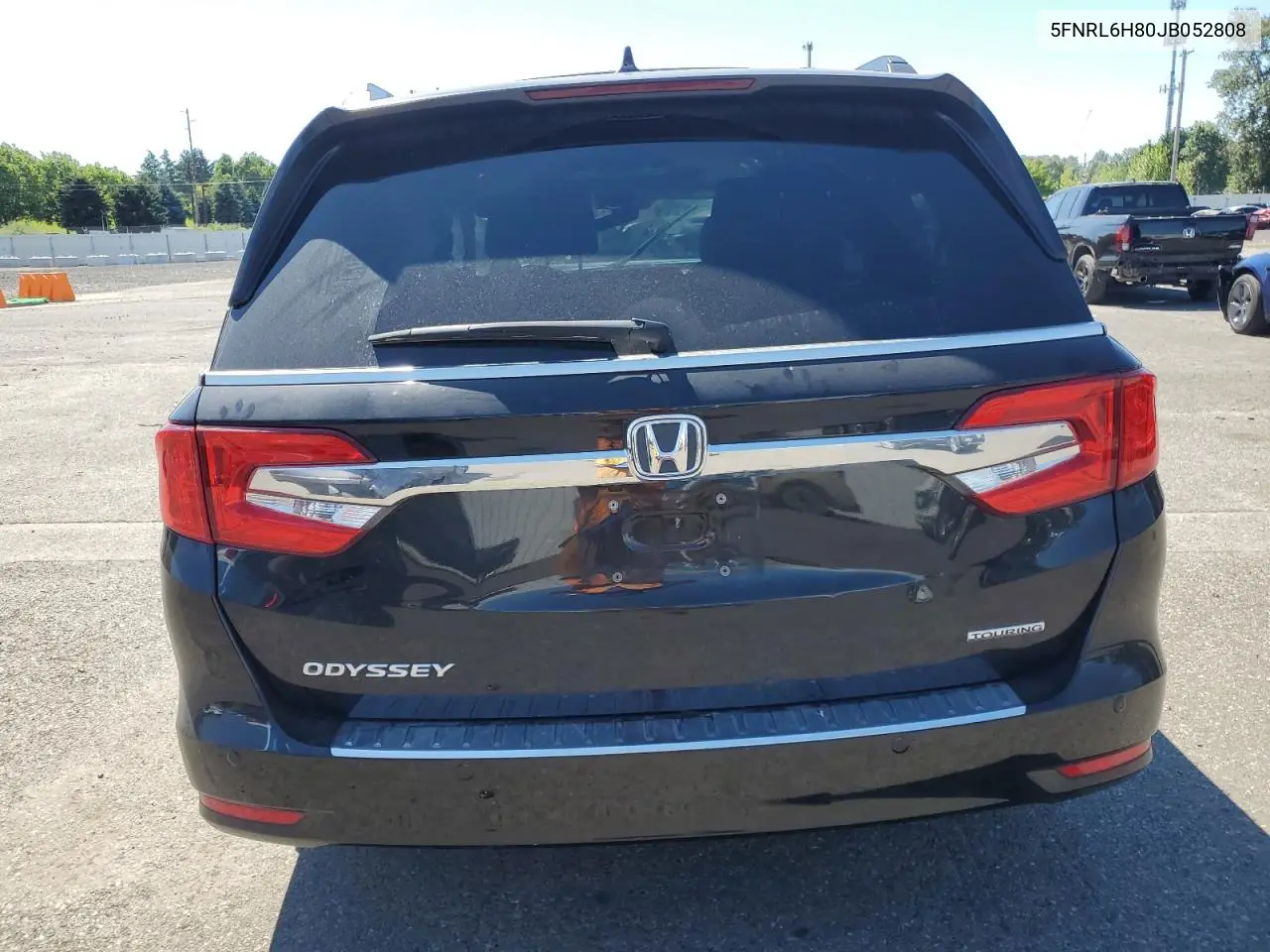 2018 Honda Odyssey Touring VIN: 5FNRL6H80JB052808 Lot: 63310555