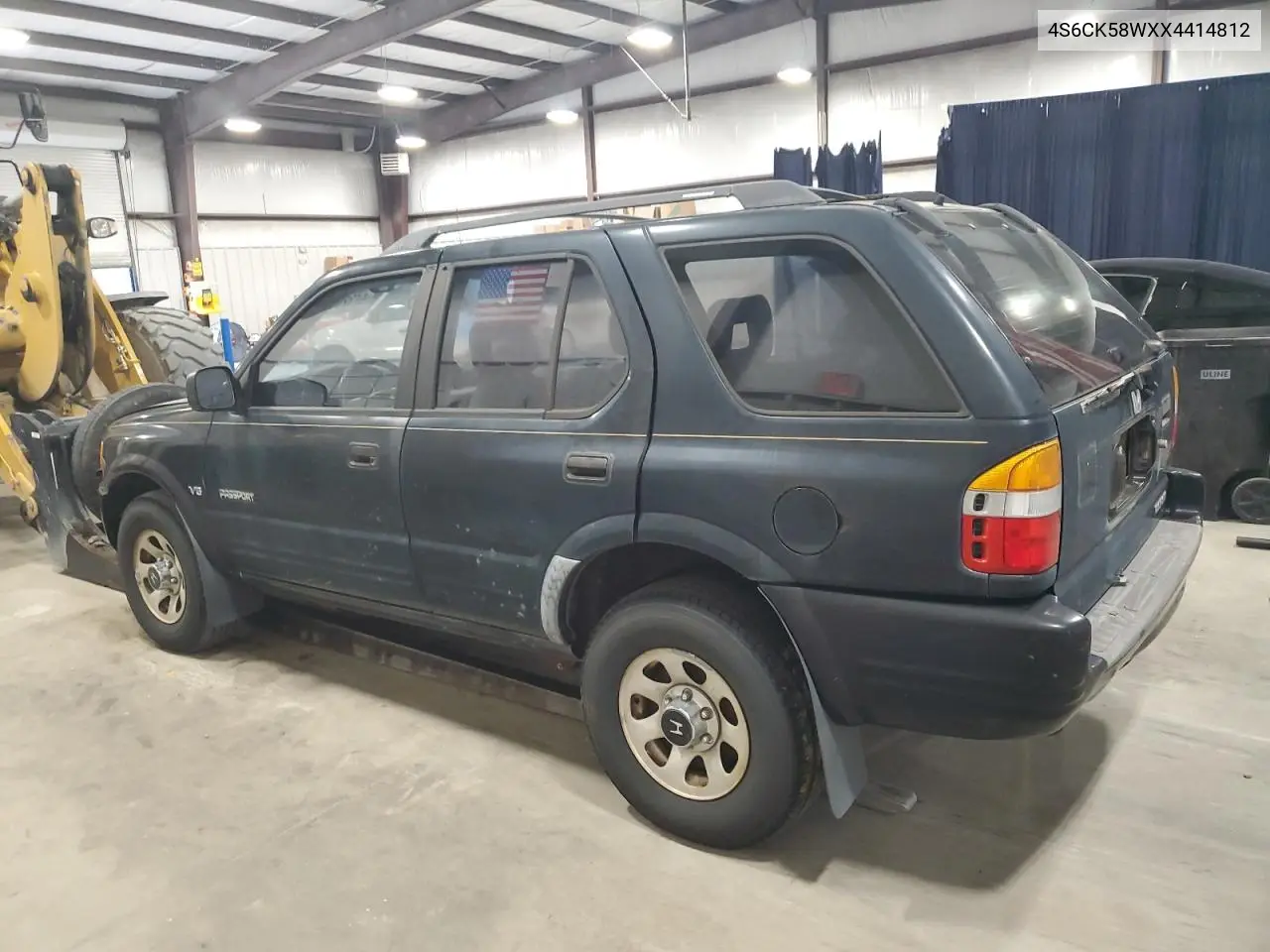 1999 Honda Passport Ex VIN: 4S6CK58WXX4414812 Lot: 61329645