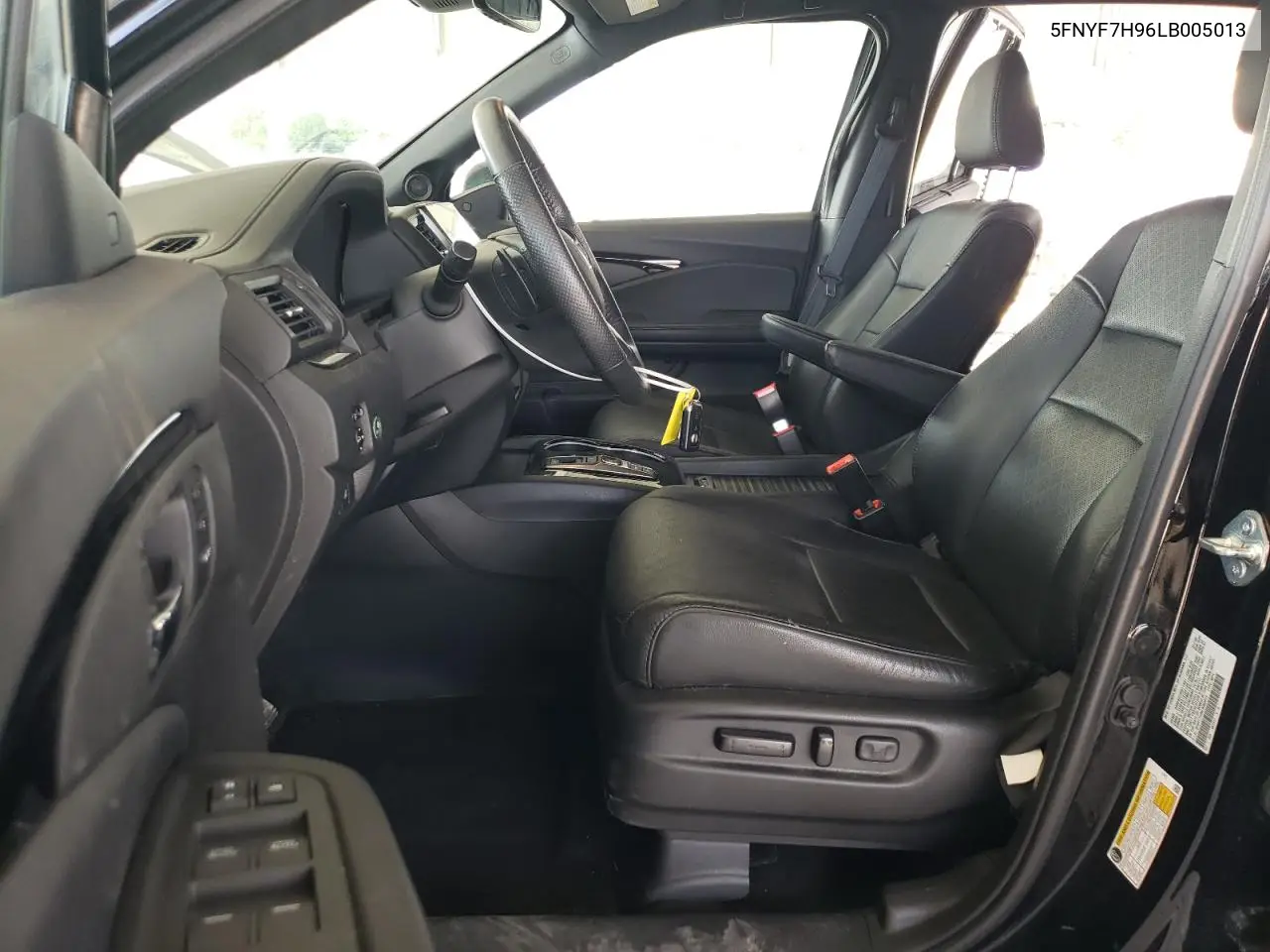 2020 Honda Passport Touring VIN: 5FNYF7H96LB005013 Lot: 61813485