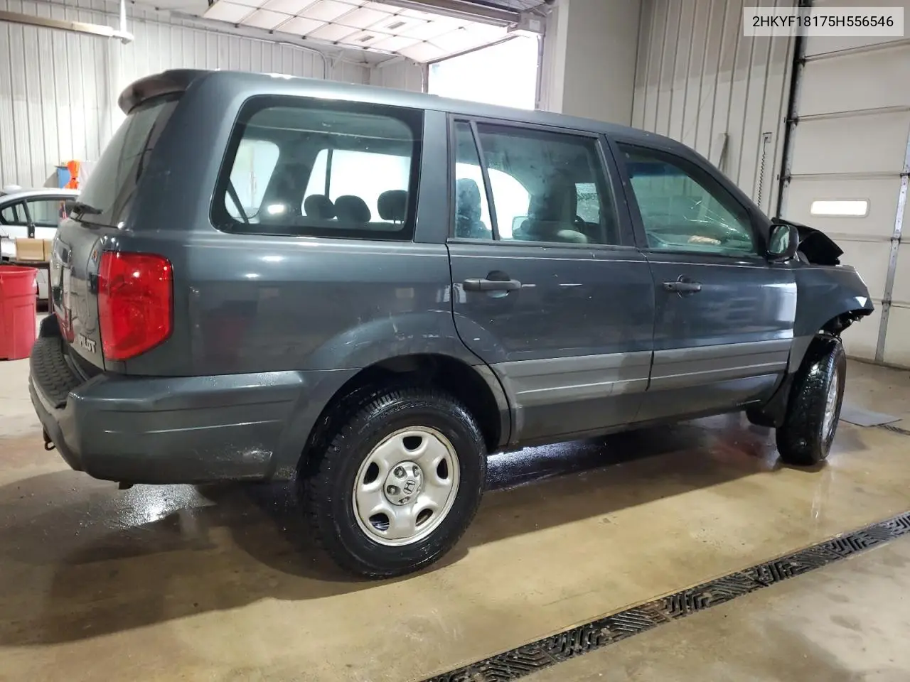 2005 Honda Pilot Lx VIN: 2HKYF18175H556546 Lot: 56943435