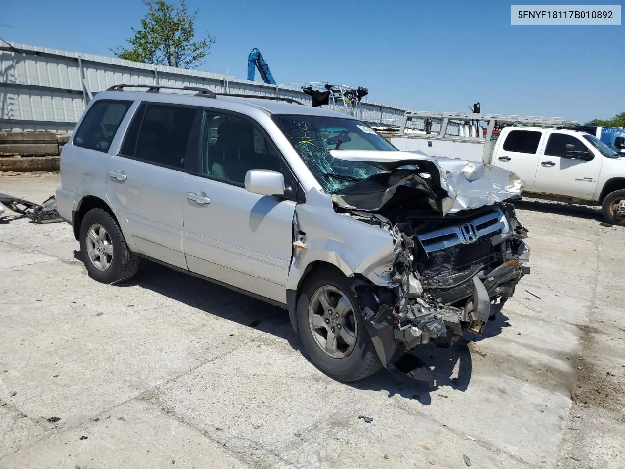 2007 Honda Pilot Lx VIN: 5FNYF18117B010892 Lot: 56334945