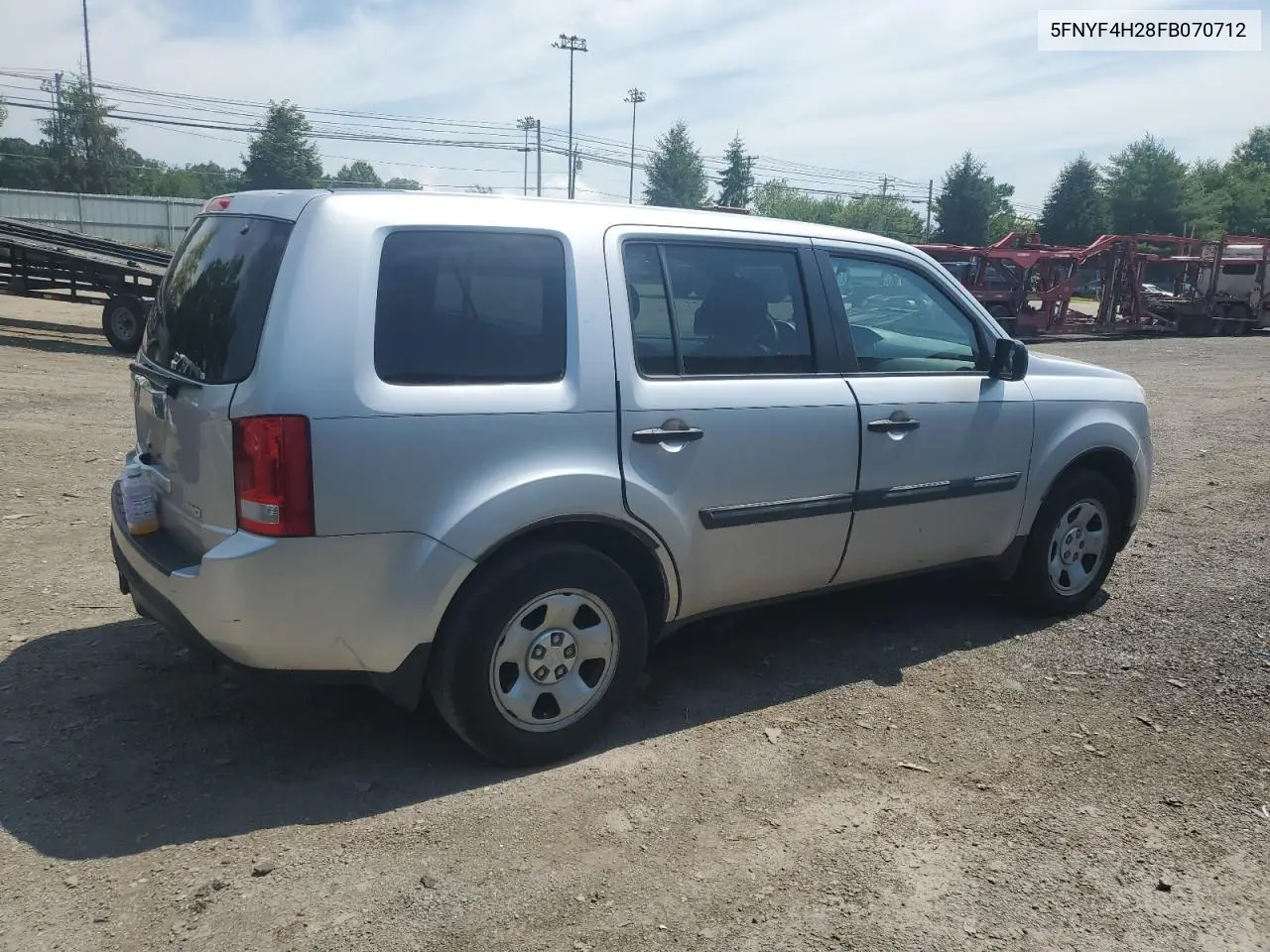2015 Honda Pilot Lx VIN: 5FNYF4H28FB070712 Lot: 61163555