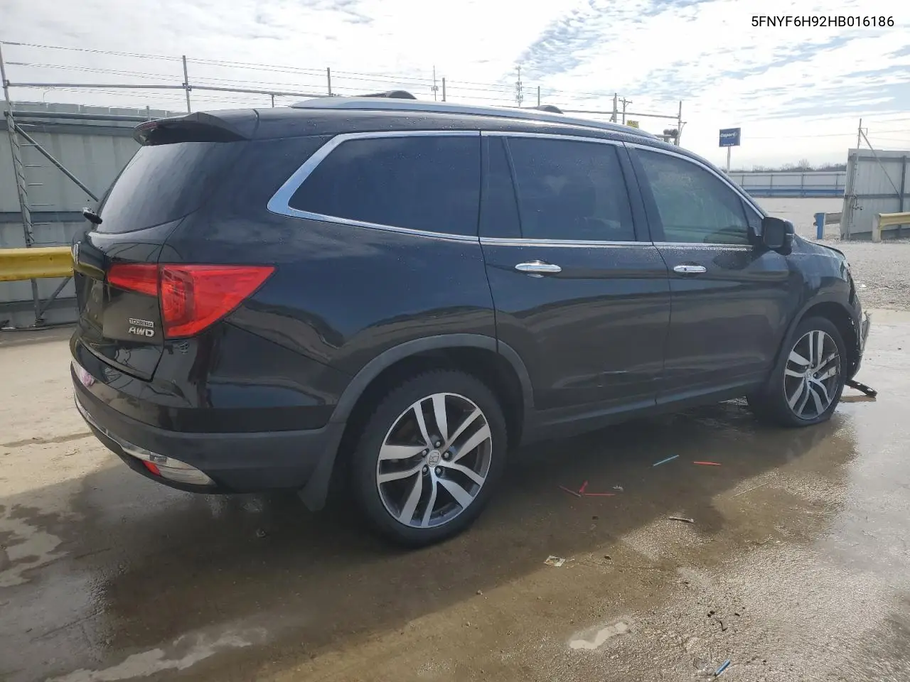 2017 Honda Pilot Touring VIN: 5FNYF6H92HB016186 Lot: 46577555