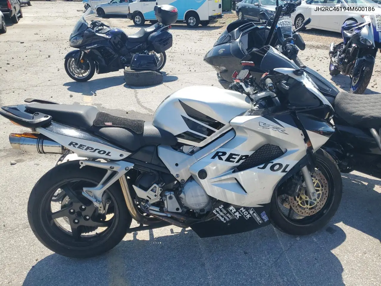 2004 Honda Vfr800 VIN: JH2RC46194M600186 Lot: 63207975