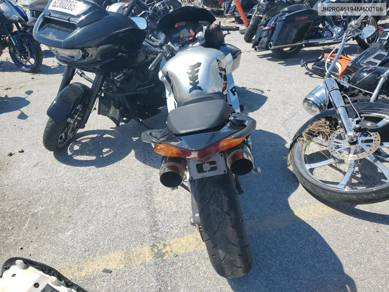 2004 Honda Vfr800 VIN: JH2RC46194M600186 Lot: 63207975