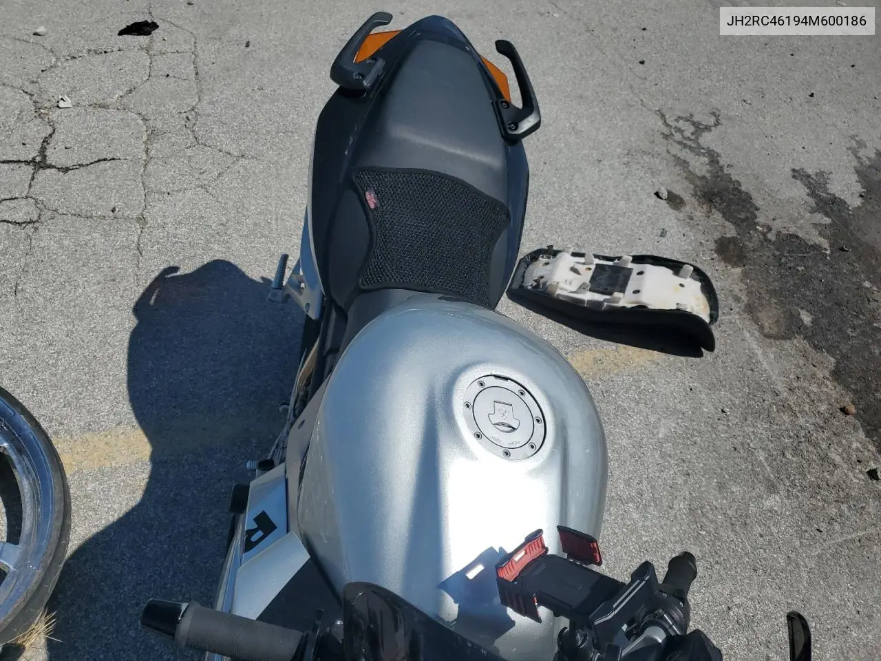 2004 Honda Vfr800 VIN: JH2RC46194M600186 Lot: 63207975