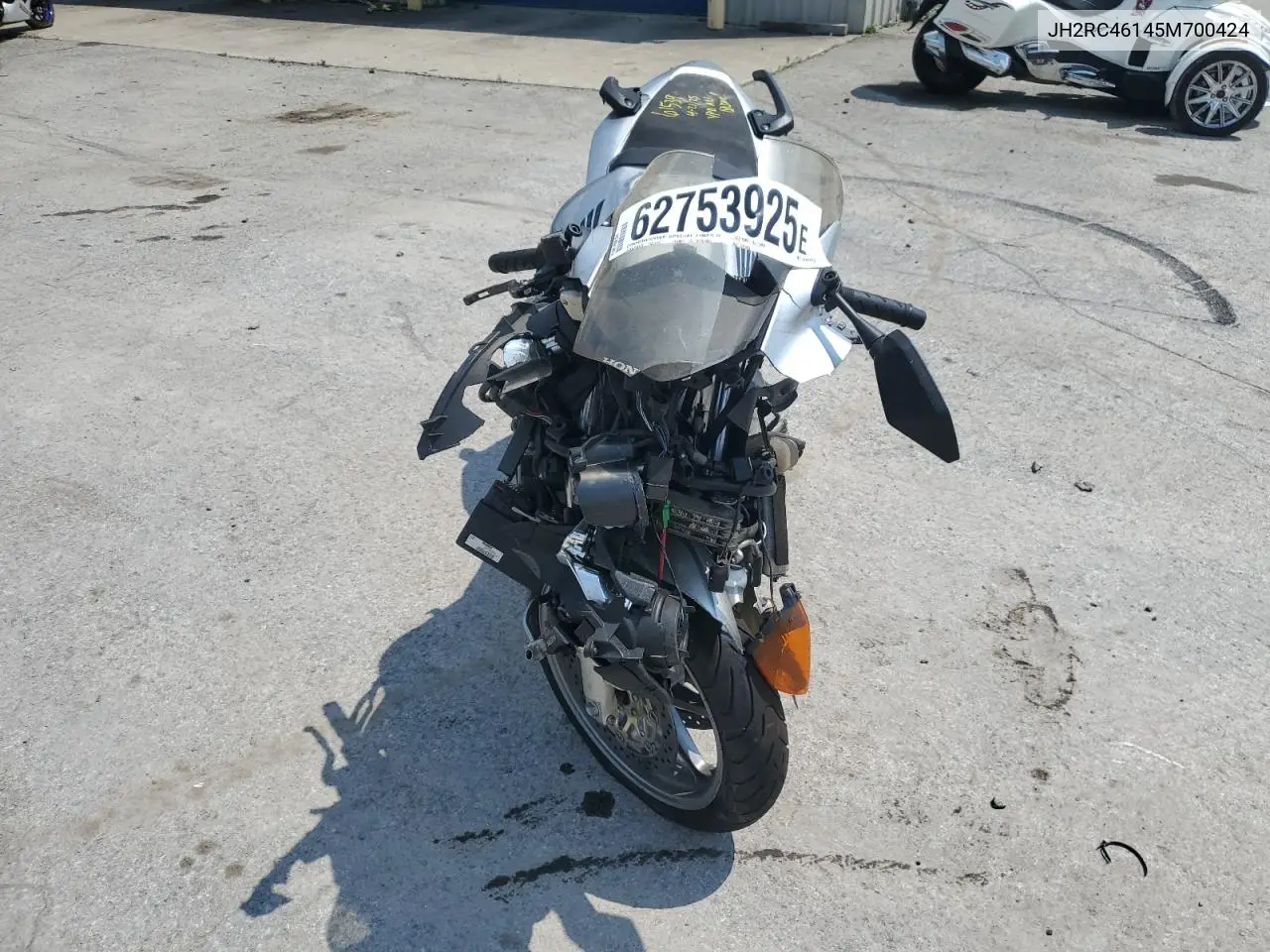 2005 Honda Vfr800 VIN: JH2RC46145M700424 Lot: 62753925