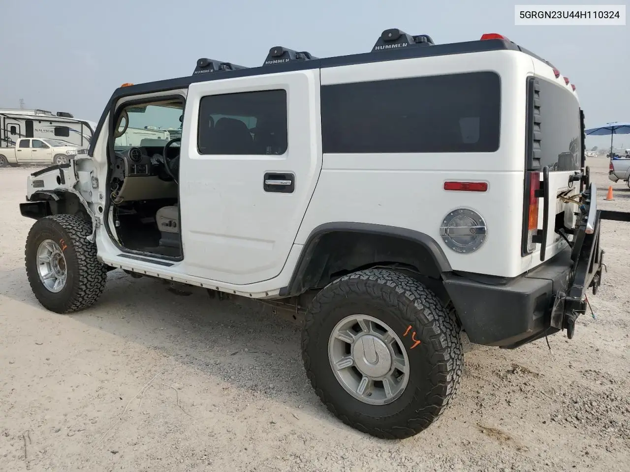 2004 Hummer H2 VIN: 5GRGN23U44H110324 Lot: 53342344