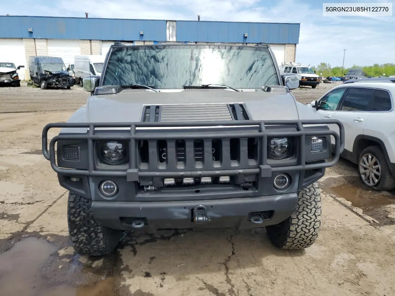 2005 Hummer H2 VIN: 5GRGN23U85H122770 Lot: 56427655