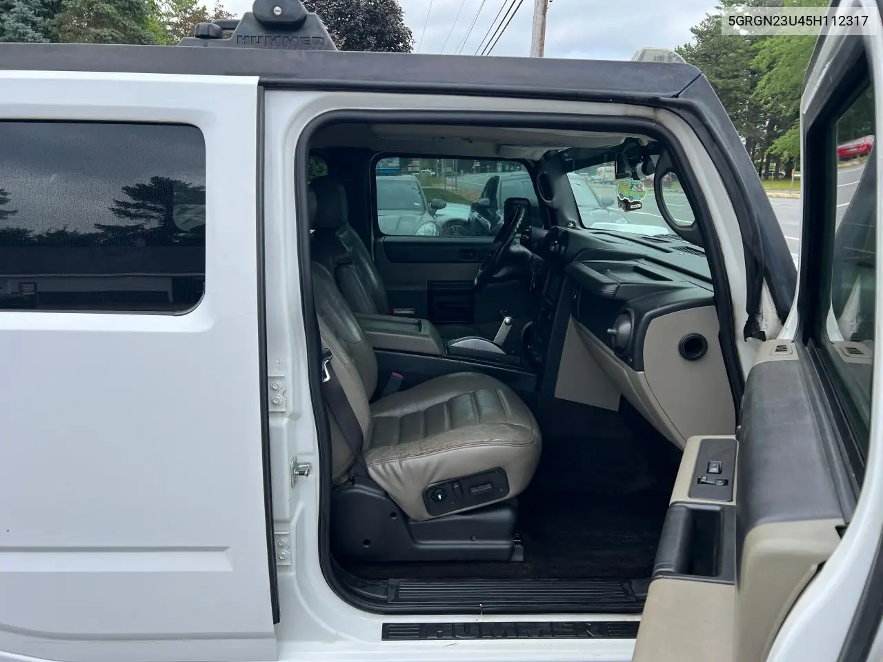 2005 Hummer H2 VIN: 5GRGN23U45H112317 Lot: 64525825