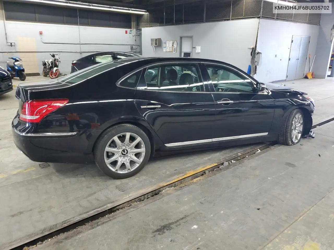 2011 Hyundai Equus Signature VIN: KMHGH4JF6BU035702 Lot: 61686845