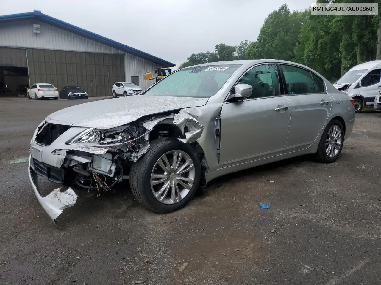 2010 Hyundai Genesis 3.8L VIN: KMHGC4DE7AU098601 Lot: 62093595
