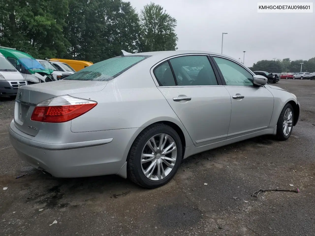 2010 Hyundai Genesis 3.8L VIN: KMHGC4DE7AU098601 Lot: 62093595