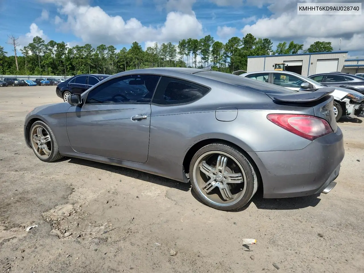 2010 Hyundai Genesis Coupe 2.0T VIN: KMHHT6KD9AU028740 Lot: 62997005
