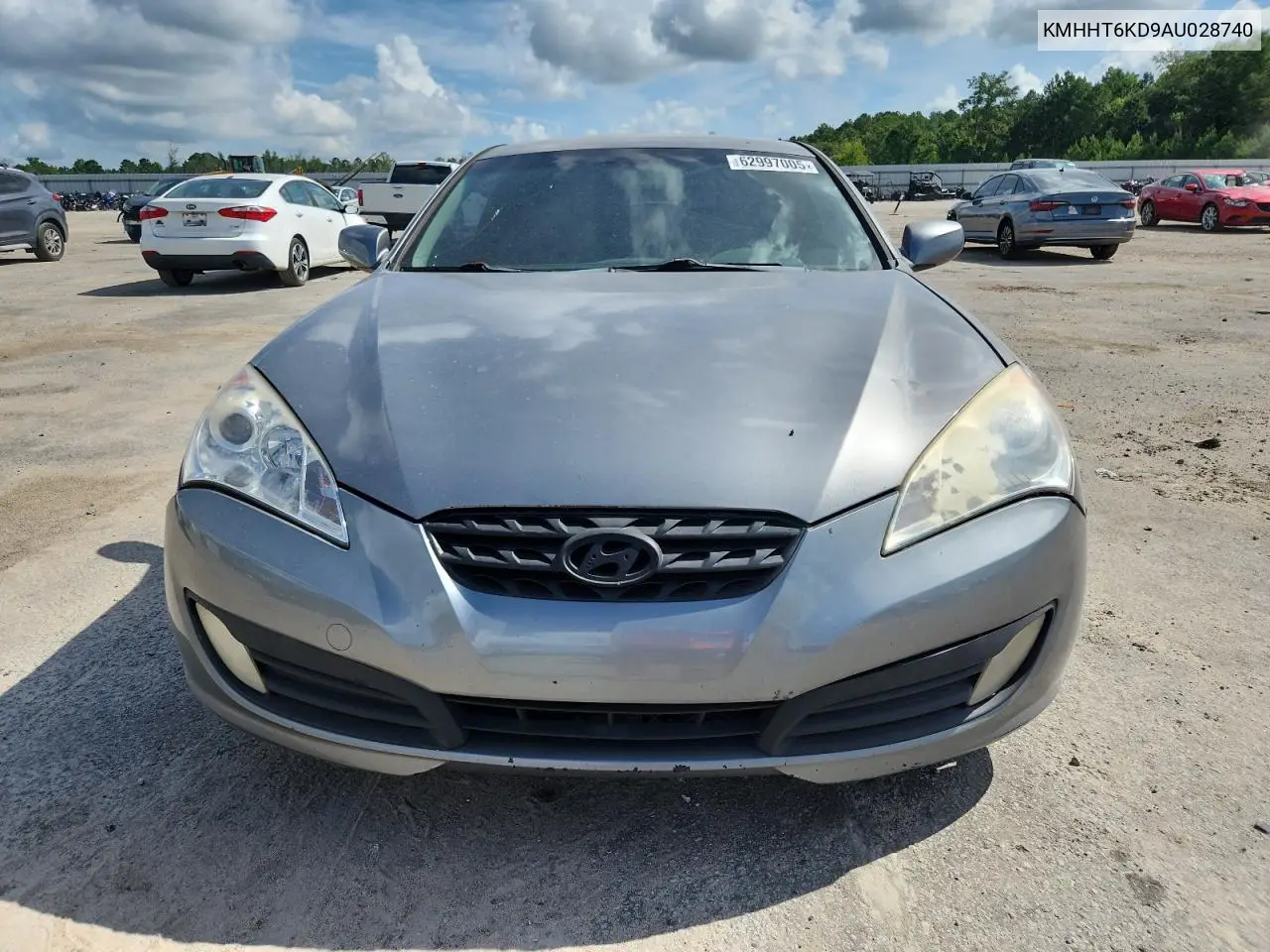 2010 Hyundai Genesis Coupe 2.0T VIN: KMHHT6KD9AU028740 Lot: 62997005