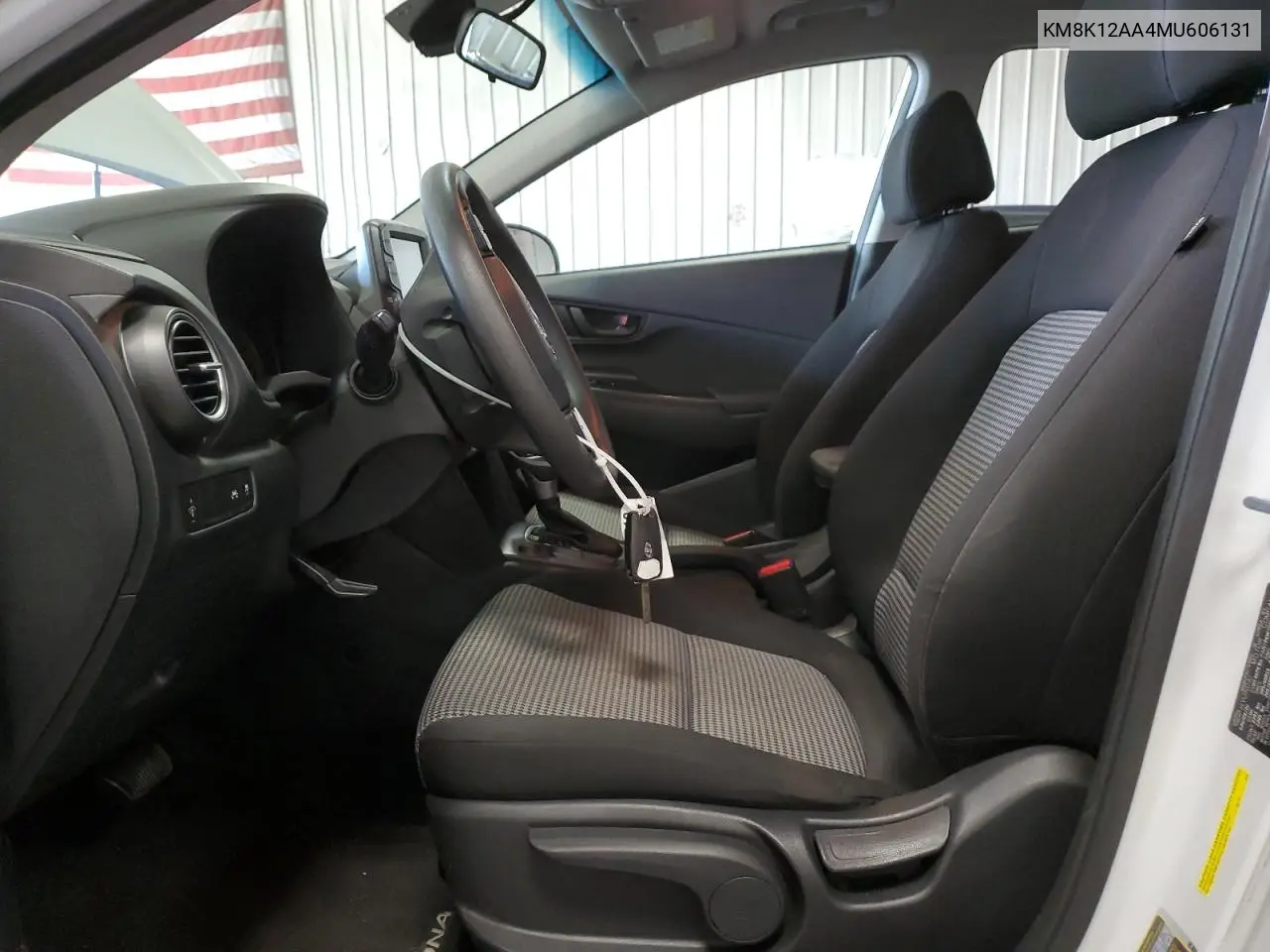 2021 Hyundai Kona Se VIN: KM8K12AA4MU606131 Lot: 65628655
