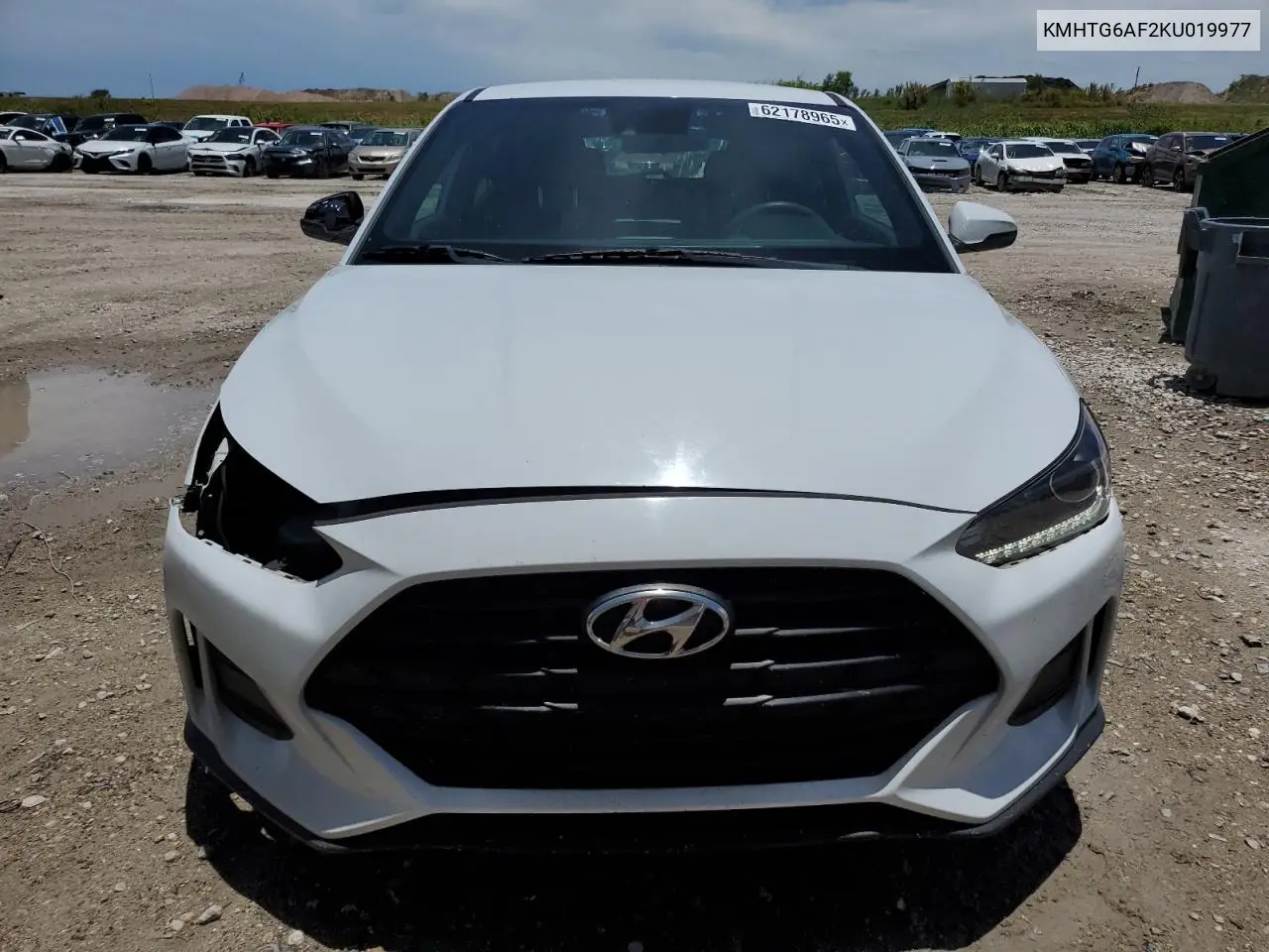 2019 Hyundai Veloster Base VIN: KMHTG6AF2KU019977 Lot: 62178965