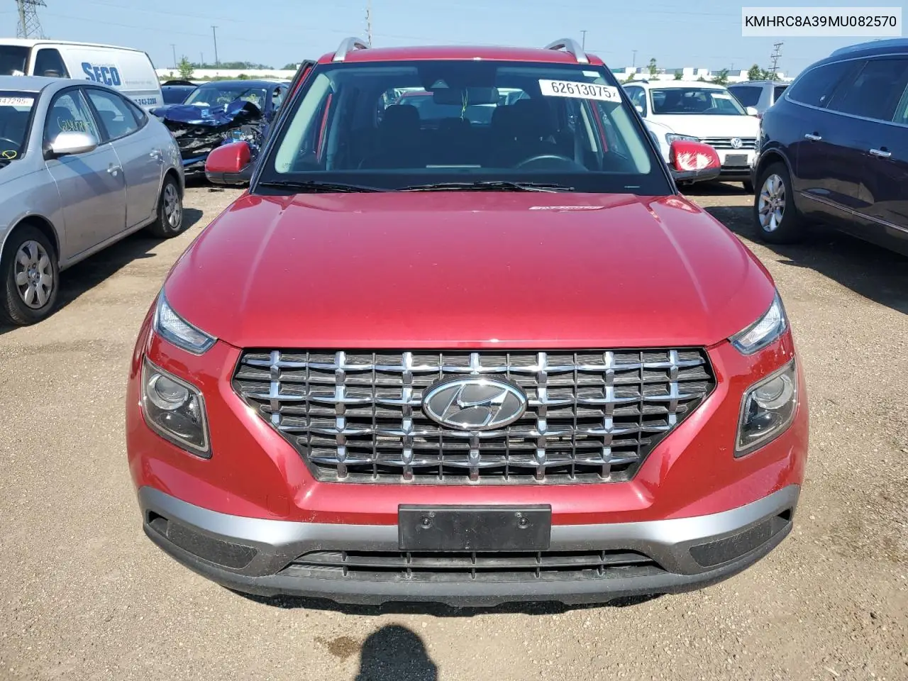 2021 Hyundai Venue Sel VIN: KMHRC8A39MU082570 Lot: 62613075