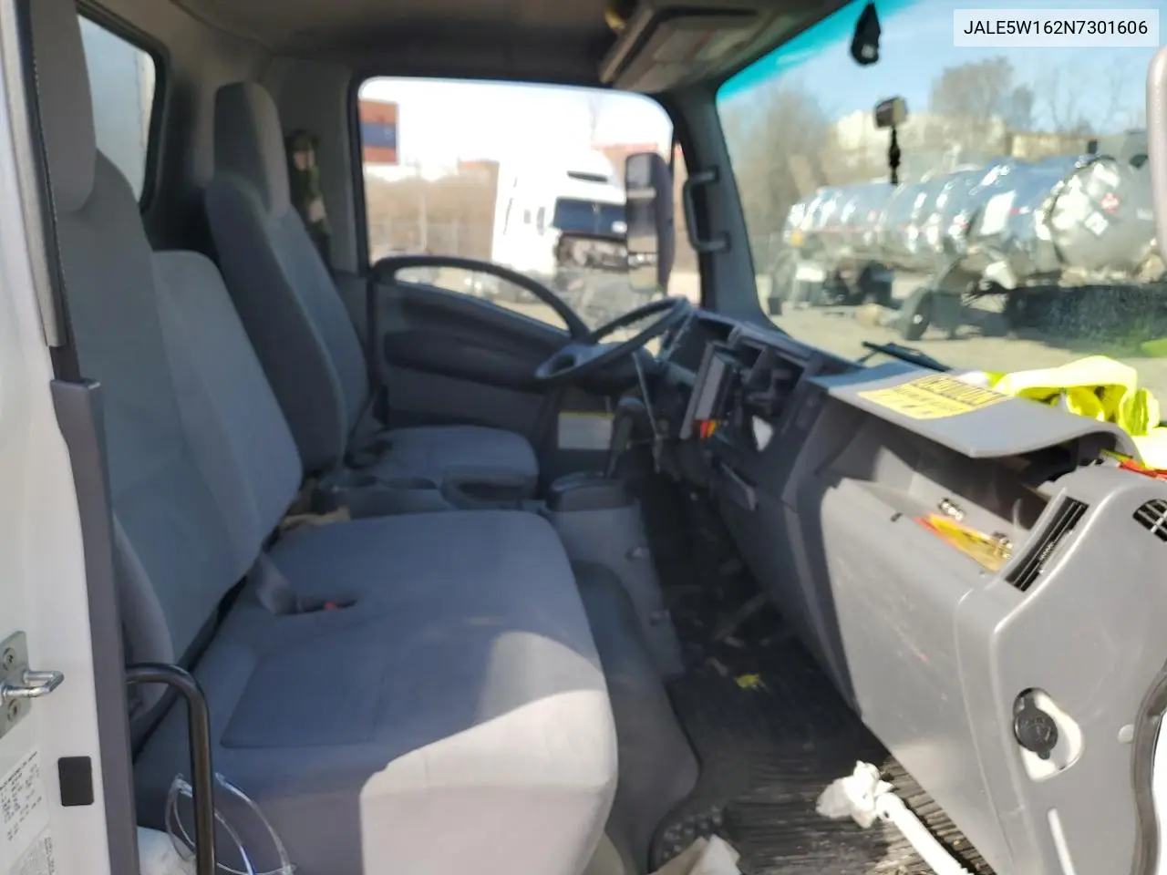 2022 Isuzu Nrr Box Truck VIN: JALE5W162N7301606 Lot: 48906525