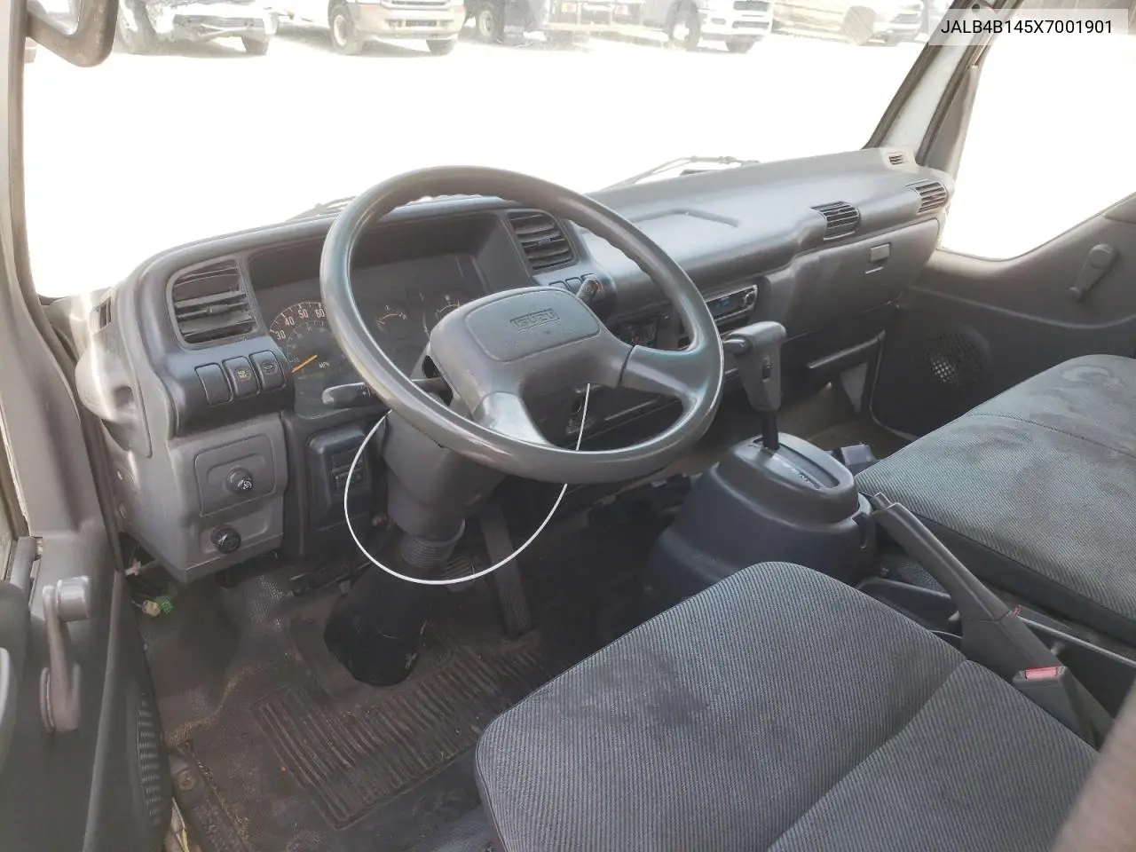 1999 Isuzu Npr VIN: JALB4B145X7001901 Lot: 55070825