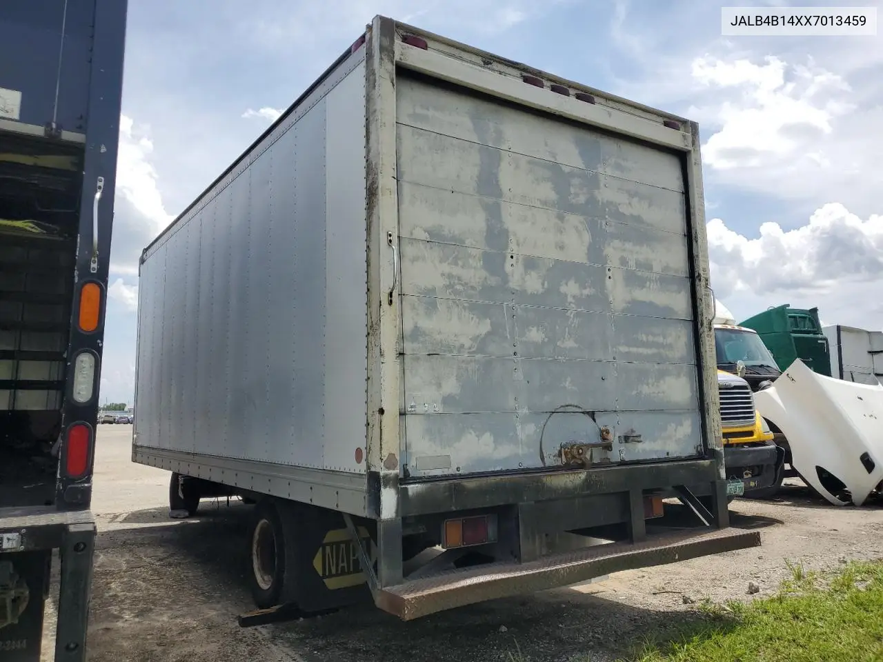 1999 Isuzu Npr VIN: JALB4B14XX7013459 Lot: 61630935