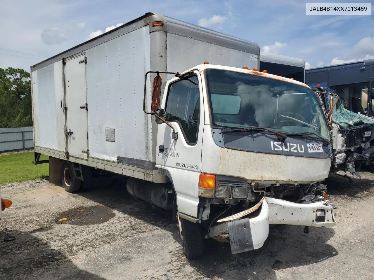 1999 Isuzu Npr VIN: JALB4B14XX7013459 Lot: 61630935