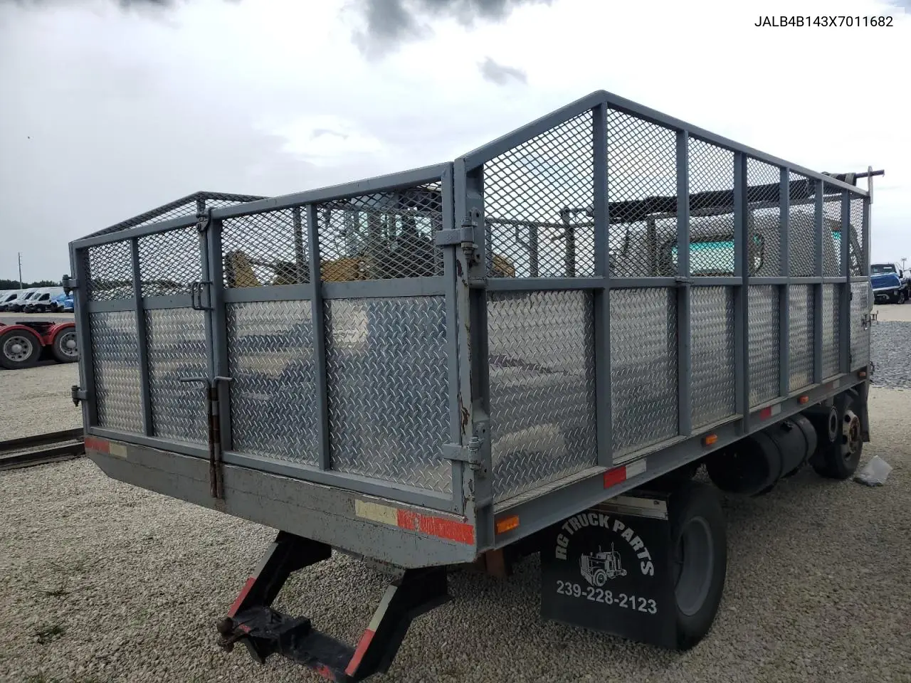 1999 Isuzu Npr VIN: JALB4B143X7011682 Lot: 61954355