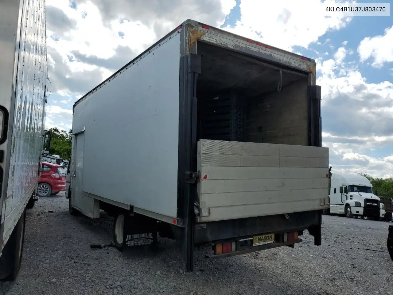 2007 Isuzu Npr VIN: 4KLC4B1U37J803470 Lot: 55756275