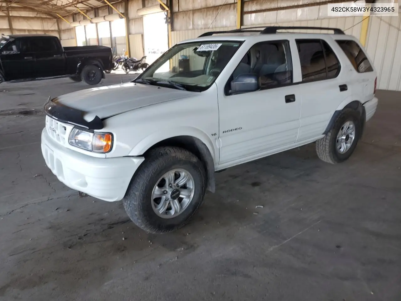 2000 Isuzu Rodeo S VIN: 4S2CK58W3Y4323965 Lot: 61189435