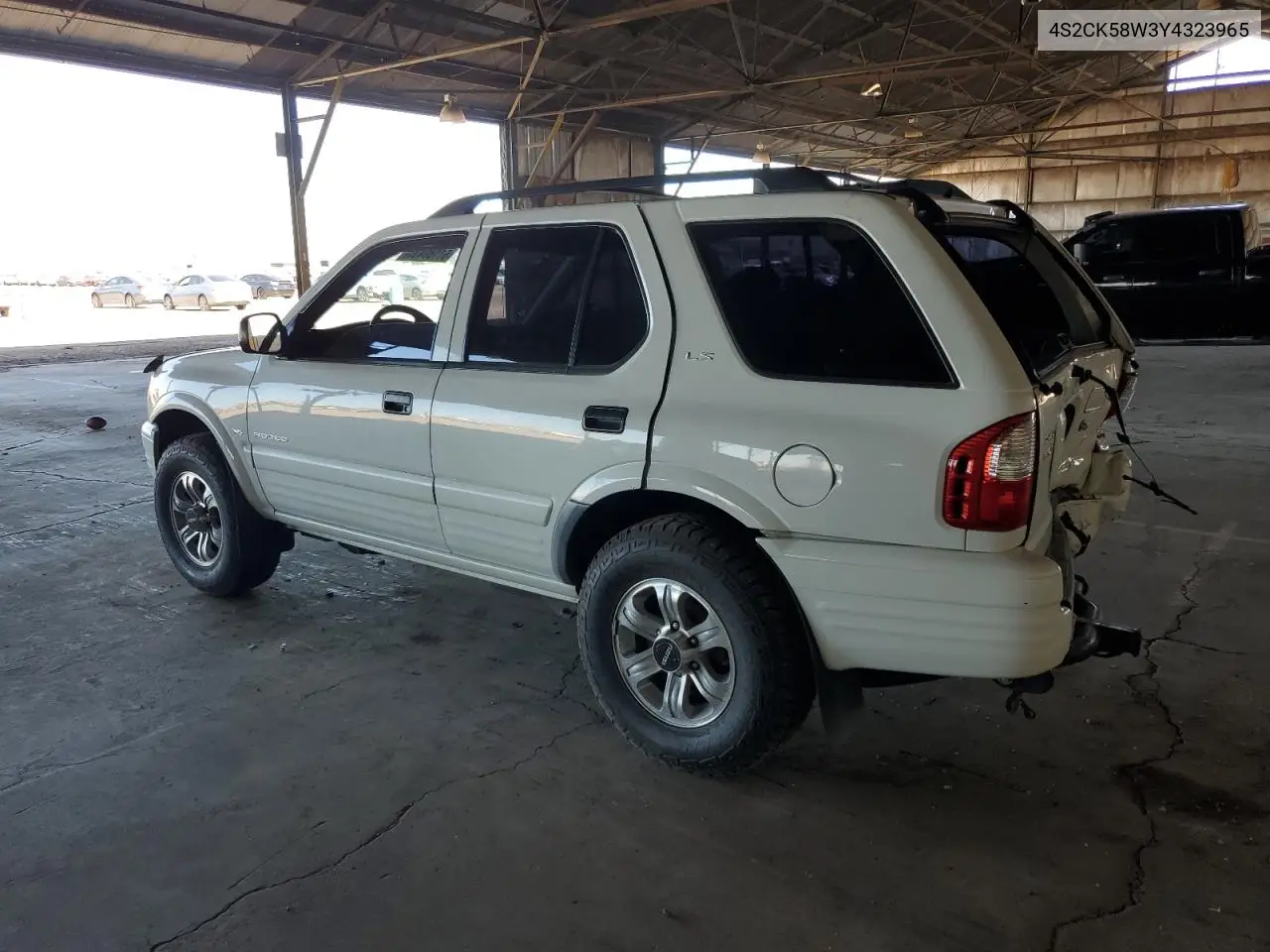 2000 Isuzu Rodeo S VIN: 4S2CK58W3Y4323965 Lot: 61189435
