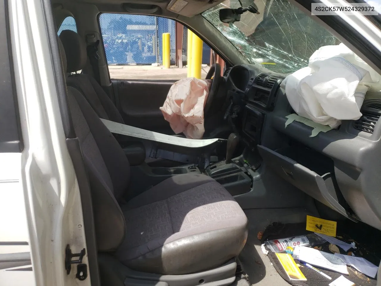 2002 Isuzu Rodeo Sport VIN: 4S2CK57W524329372 Lot: 43914212