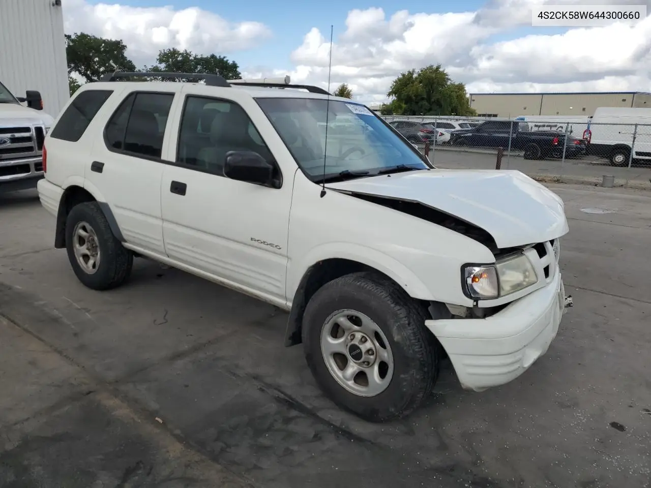 2004 Isuzu Rodeo S VIN: 4S2CK58W644300660 Lot: 54633785