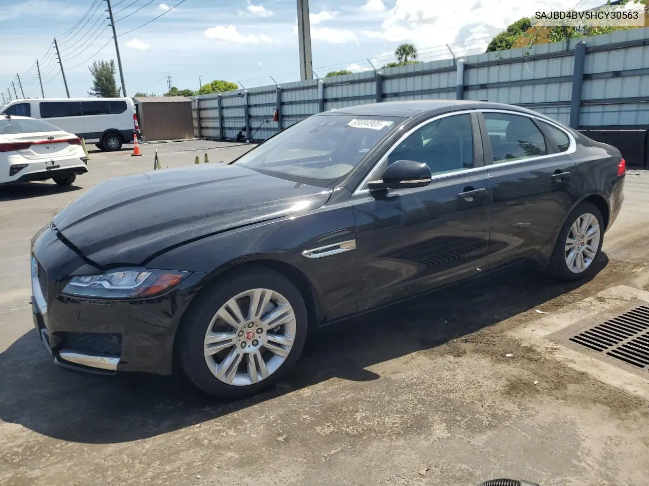 sajbd4bv5hcy30563 SAJBD4BV5HCY30563 2017 Jaguar Xf Premium