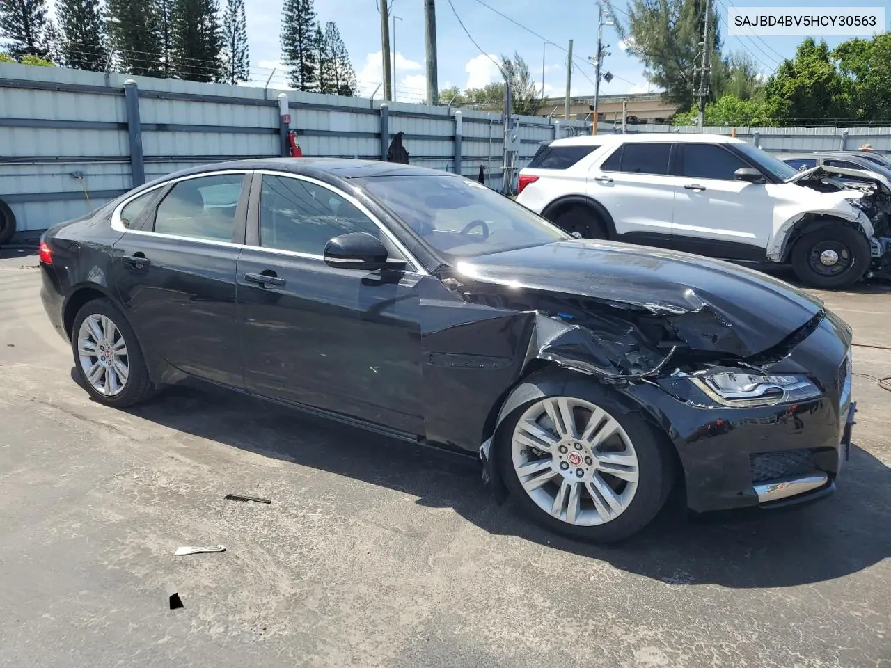 sajbd4bv5hcy30563 SAJBD4BV5HCY30563 2017 Jaguar Xf Premium