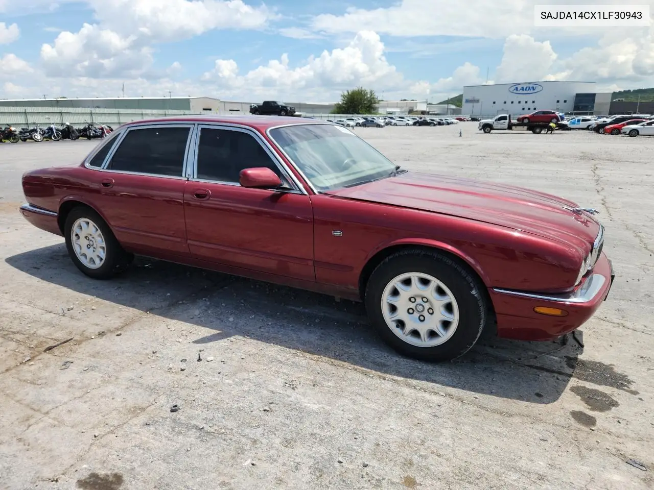 2001 Jaguar Xj8 VIN: SAJDA14CX1LF30943 Lot: 64380685