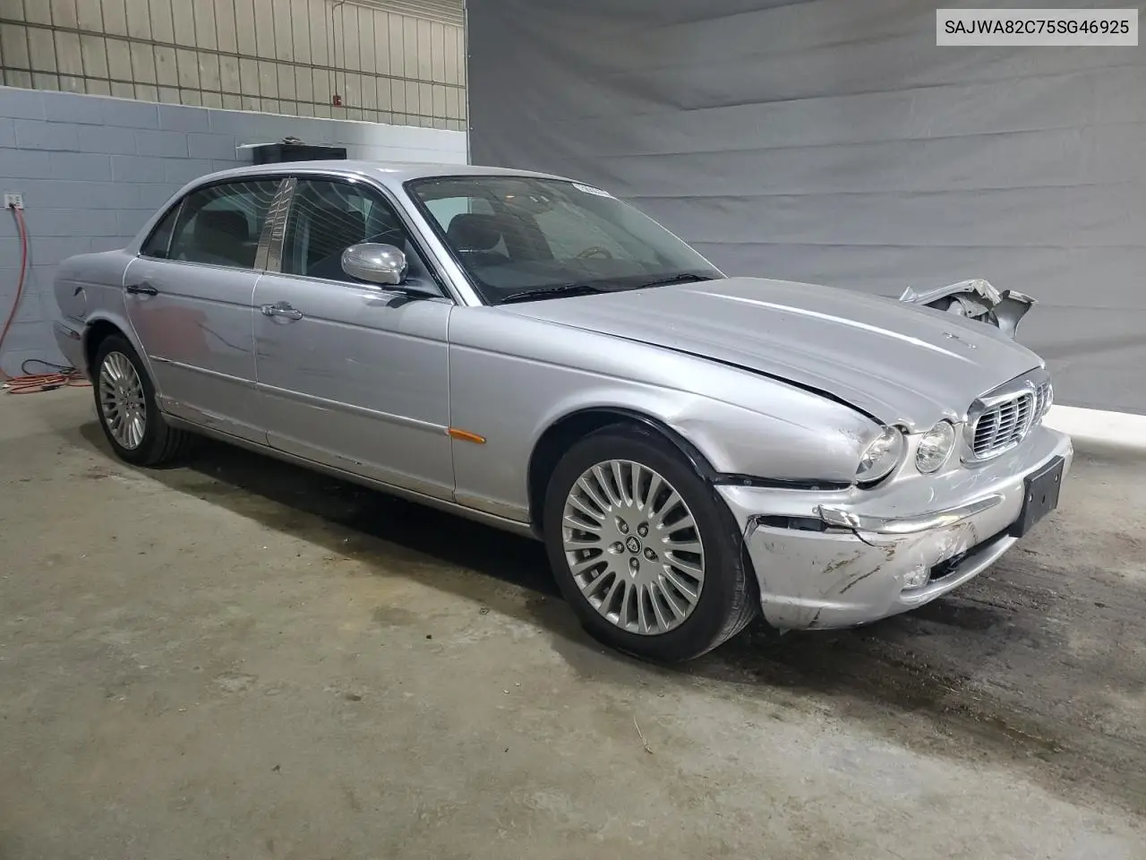 2005 Jaguar Vandenplas VIN: SAJWA82C75SG46925 Lot: 58603185