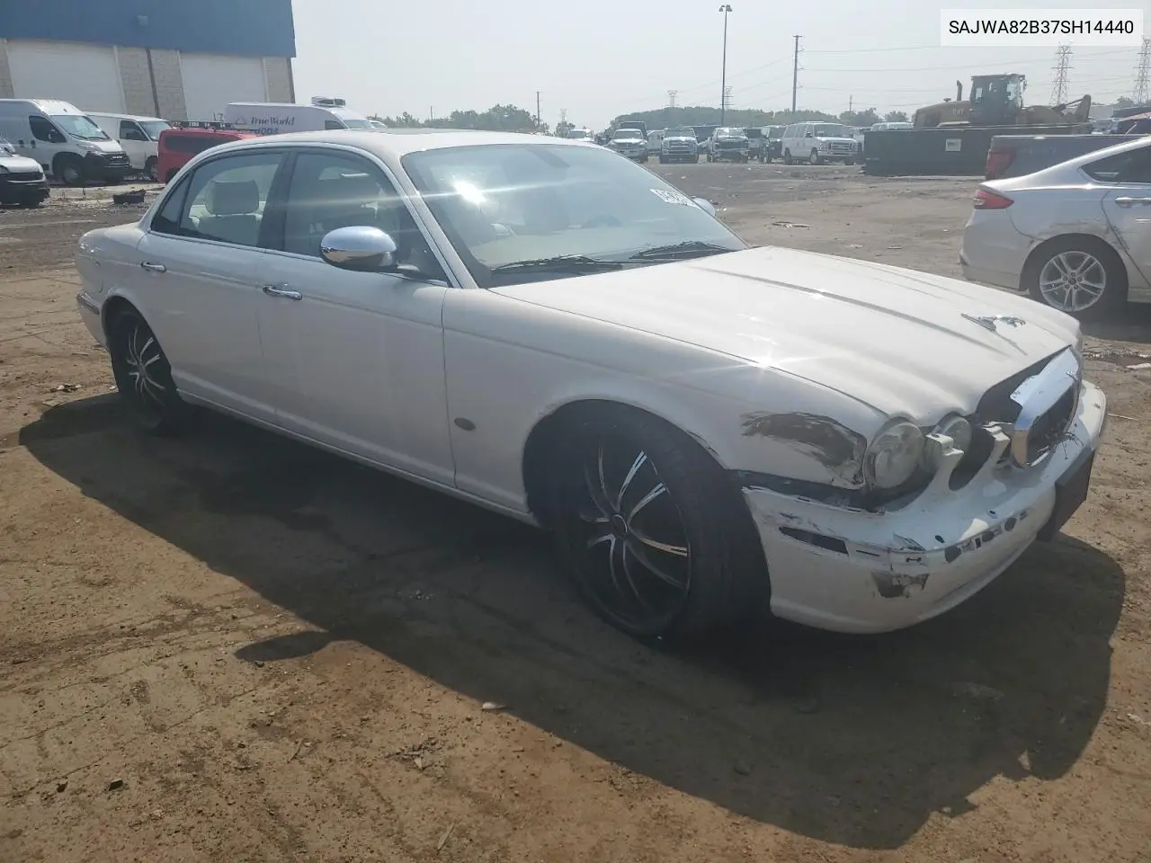 2007 Jaguar Vandenplas VIN: SAJWA82B37SH14440 Lot: 64762375