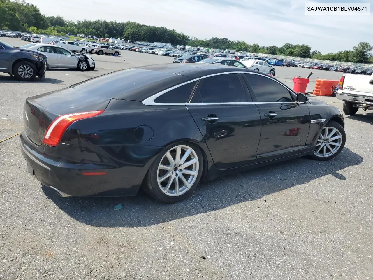 2011 Jaguar Xj VIN: SAJWA1CB1BLV04571 Lot: 65438905