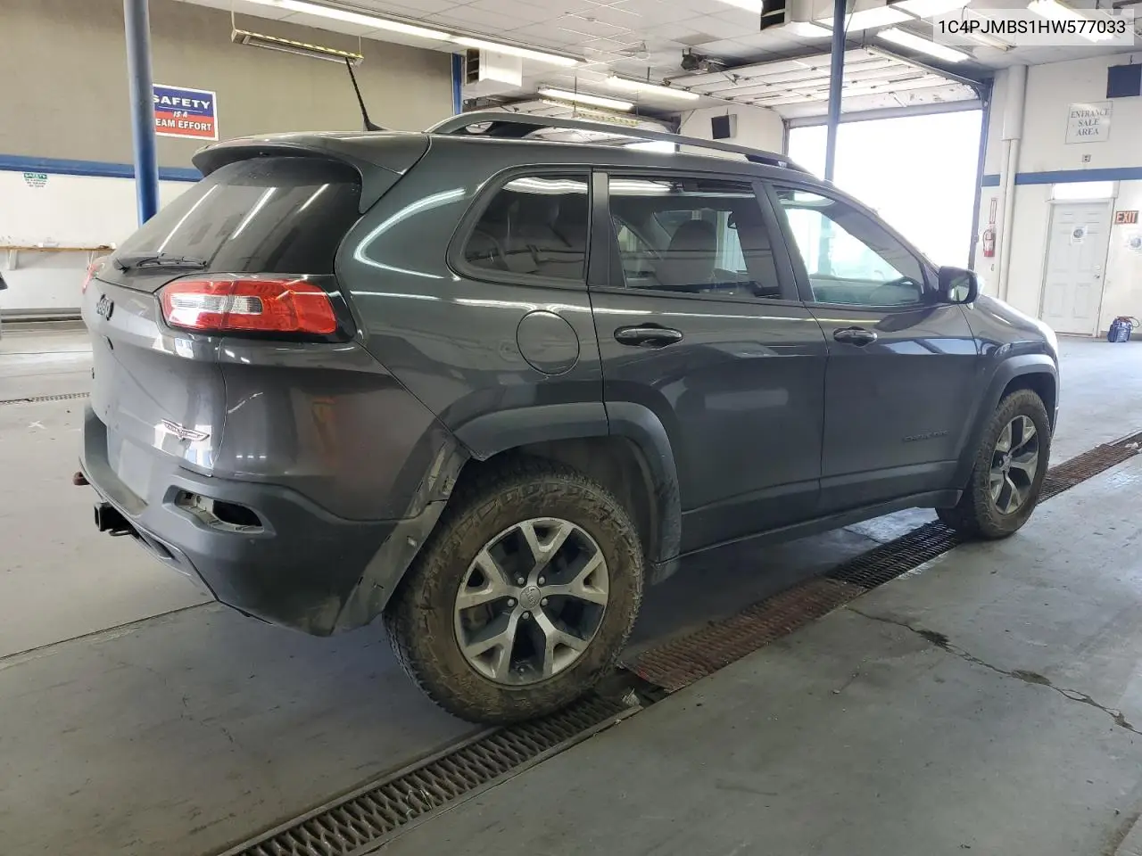 2017 Jeep Cherokee Trailhawk VIN: 1C4PJMBS1HW577033 Lot: 63314455