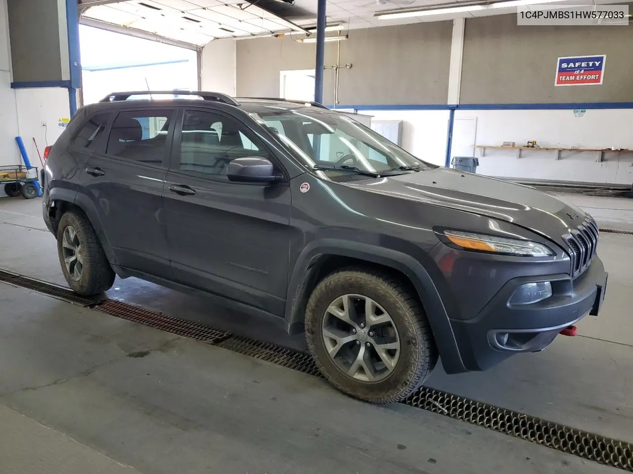 2017 Jeep Cherokee Trailhawk VIN: 1C4PJMBS1HW577033 Lot: 63314455
