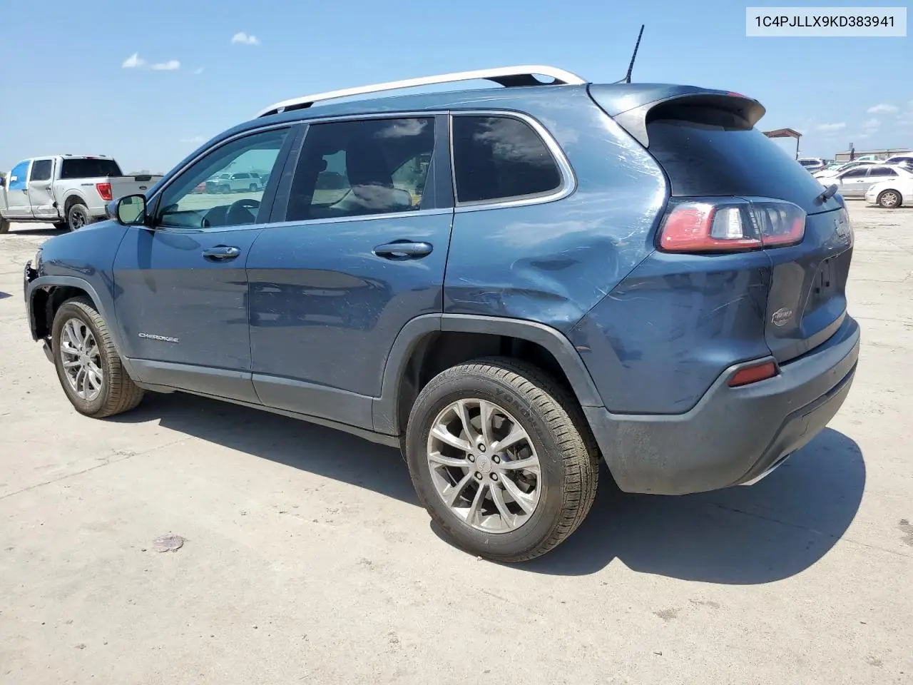 2019 Jeep Cherokee Latitude Plus VIN: 1C4PJLLX9KD383941 Lot: 61308855