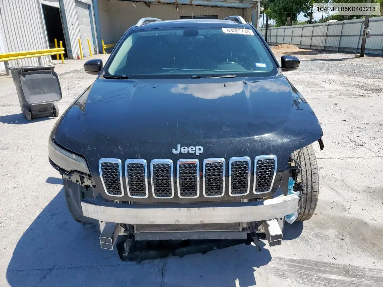 2019 Jeep Cherokee Latitude Plus VIN: 1C4PJLLB5KD403218 Lot: 63067735