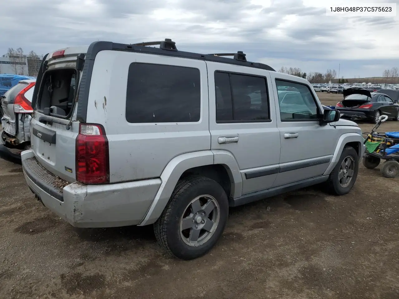 2007 Jeep Commander VIN: 1J8HG48P37C575623 Lot: 55501305