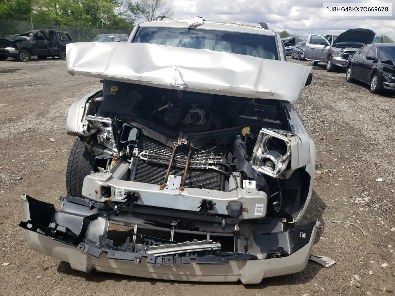 2007 Jeep Commander VIN: 1J8HG48KX7C669678 Lot: 55626625