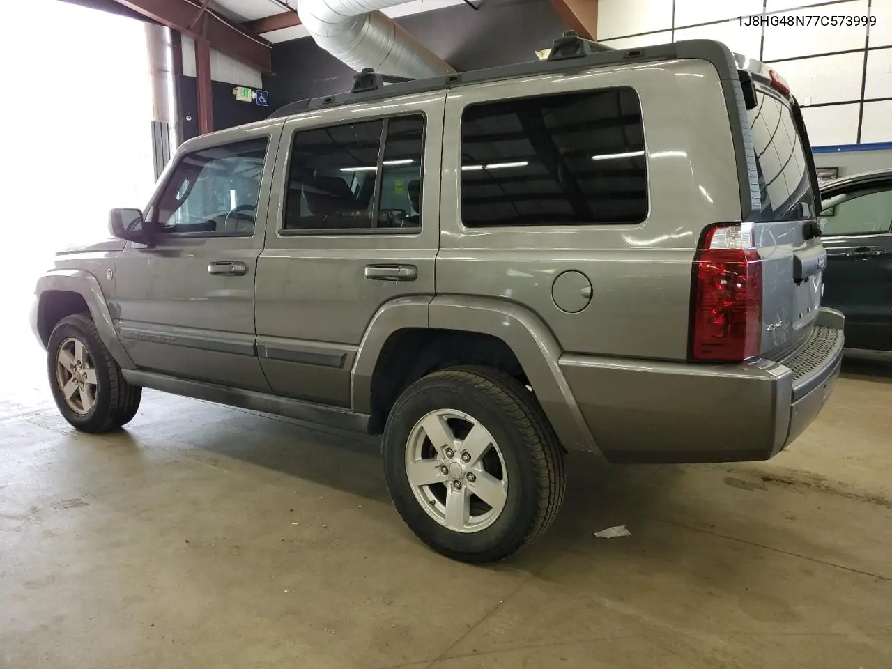 2007 Jeep Commander VIN: 1J8HG48N77C573999 Lot: 61417065
