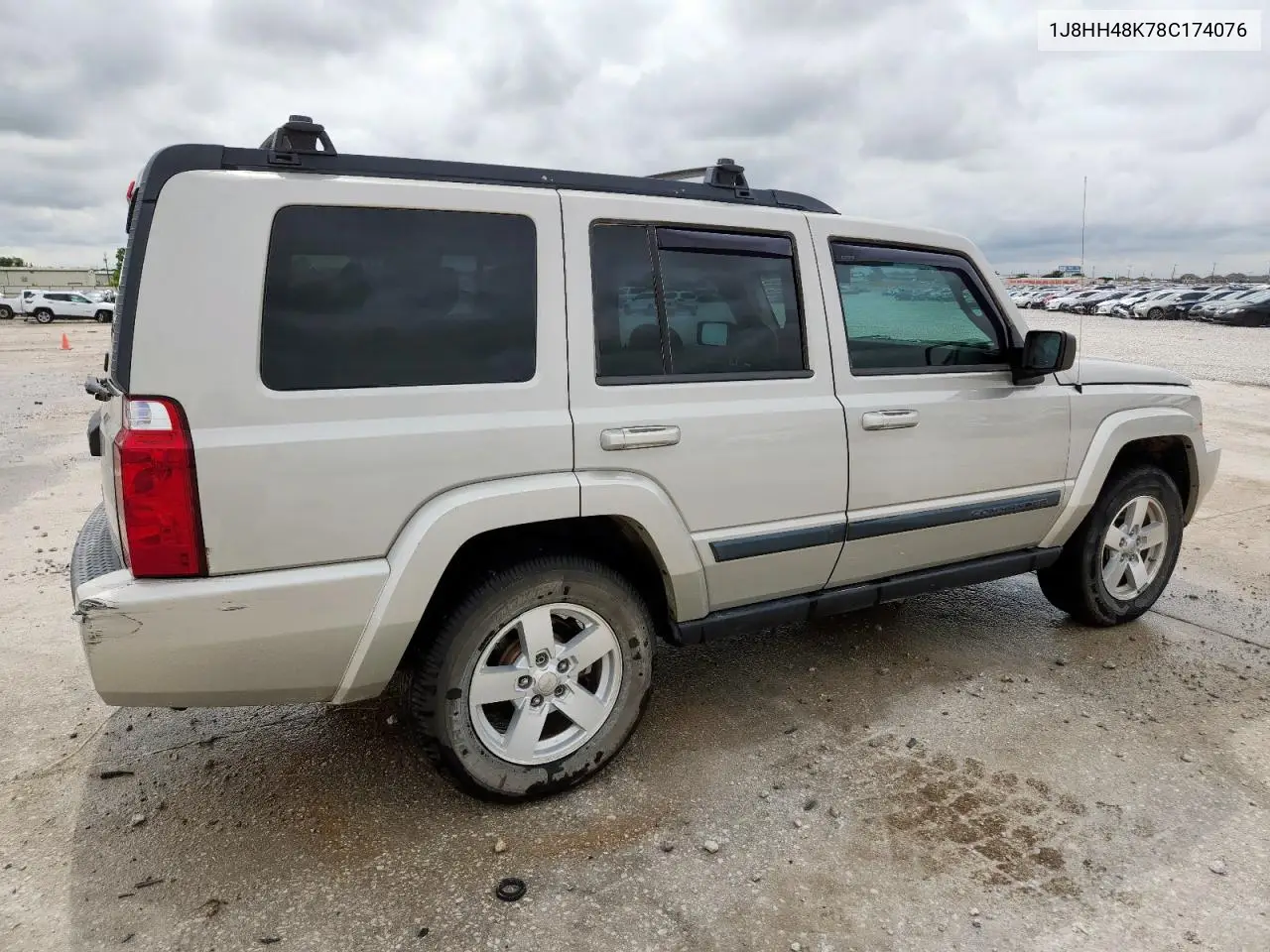 2008 Jeep Commander Sport VIN: 1J8HH48K78C174076 Lot: 60203175