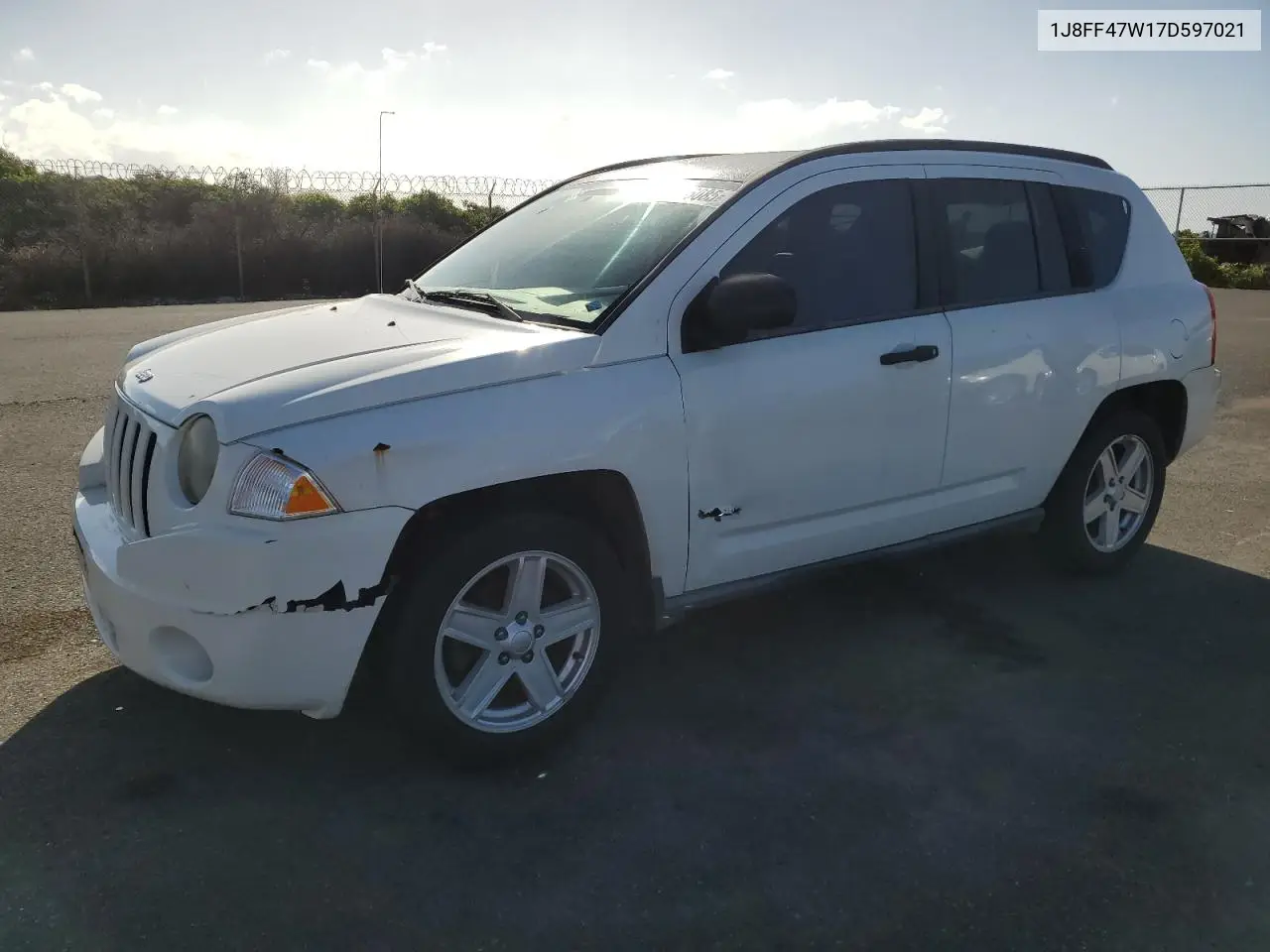 2007 Jeep Compass VIN: 1J8FF47W17D597021 Lot: 47656085