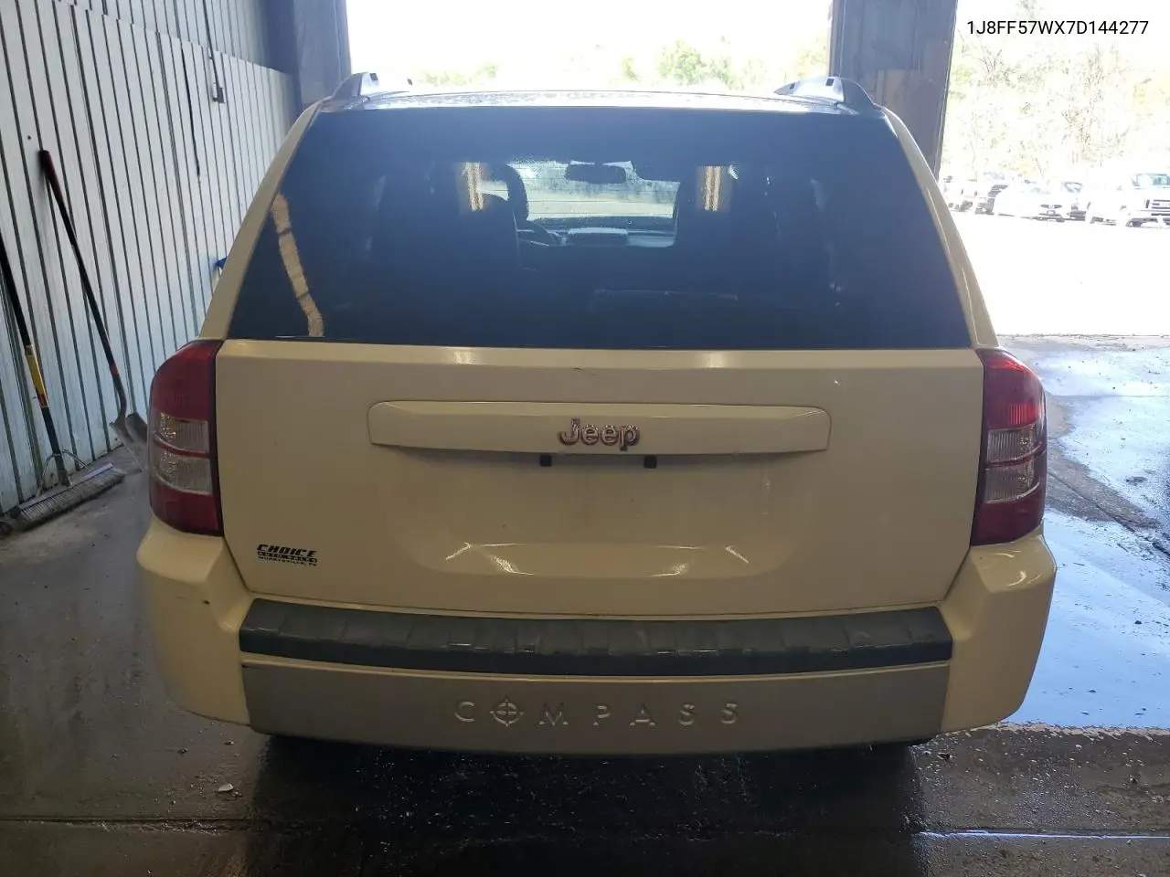 2007 Jeep Compass Limited VIN: 1J8FF57WX7D144277 Lot: 54895945