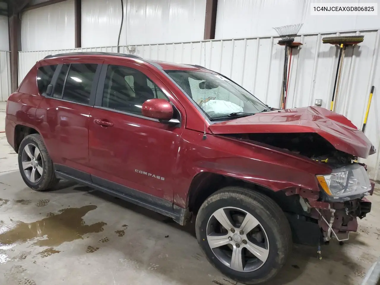 2016 Jeep Compass Latitude VIN: 1C4NJCEAXGD806825 Lot: 53179625